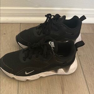 Nike Kids Black Sneakers